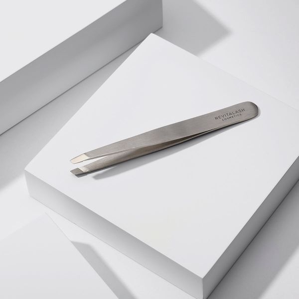 Пинцет для бровей Revitalash Precision Tweezers 000215 фото