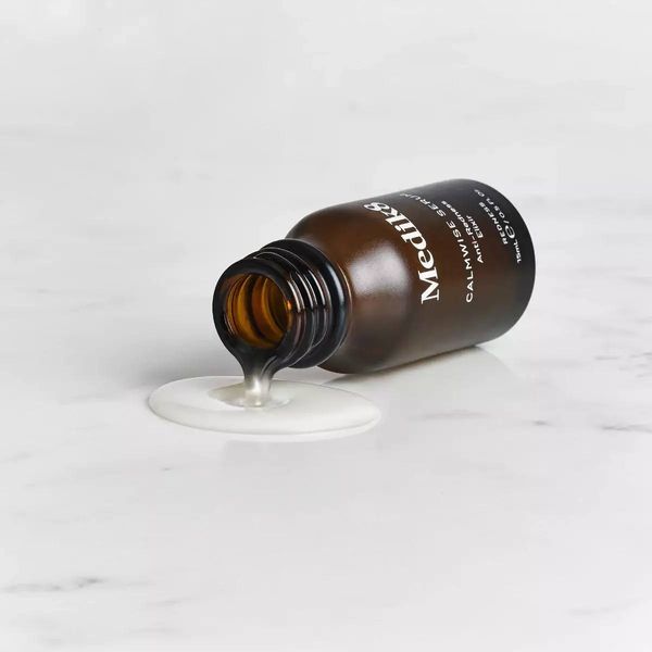 Заспокійлива сироватка від почервонінь Medik8 Calmwise Serum 15 ml 000118 фото