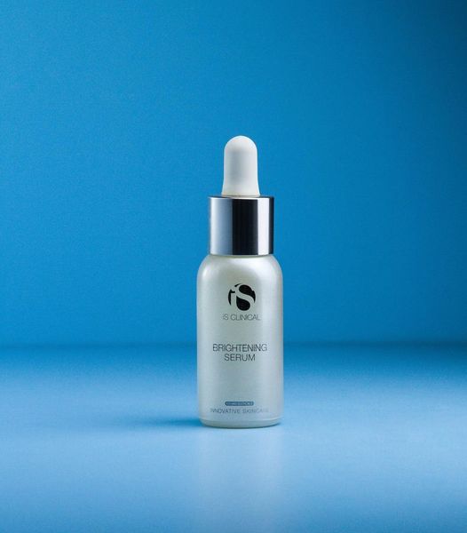 Освітлювальна сироватка для обличчя iS Clinical Brightening Serum 3.75 ml 000093 фото